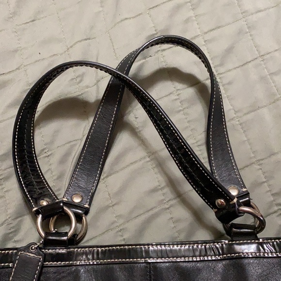 EUC vintage black leather/patent Coach purse - Picture 4 of 8